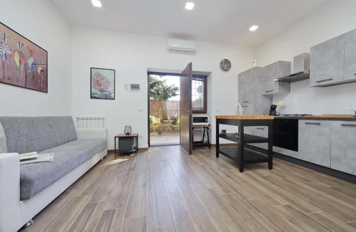 Zona XVI Torrenova Apartment | A Casa di Stefano by DomusDimore