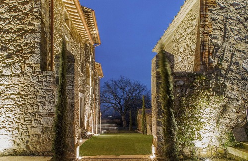 Sarteano House | A charming villa with 7 elegant suites located in the heart of Tuscany.