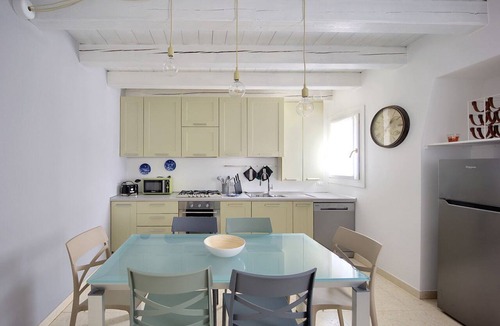 Carpenedo Apartment | A Cozy Home Close to the Magic of Venice!A bright, fully renovated apartment offering a unique opportunity to experience Venice without being overwhelmed by the tourist hustle and bustle. Located in a strategic spot in Mestre, just a one-minute walk from