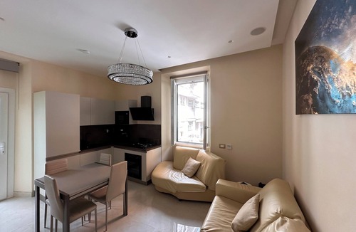 Tuscolano House | A Dolce Casa Romana Lux | Jacuzzi - Metro A 2 min
