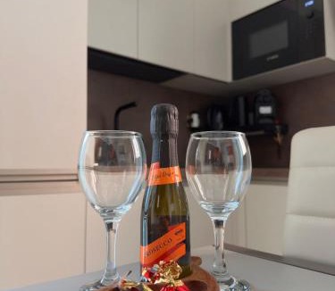 Tuscolano Apartment | A Dolce Casa Romana Lux Jacuzzi Metro A 2 min