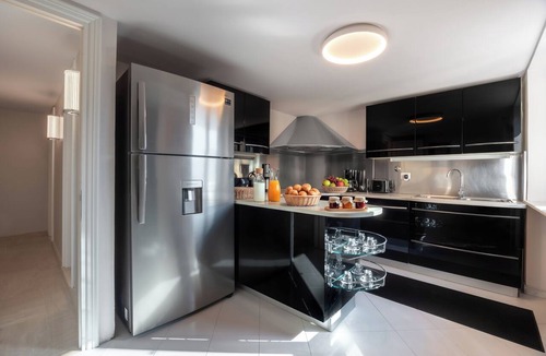 Rione XVIII Castro Pretorio Apartment | A luxurious experience featuring elegant spaces and a spectacular view of the city