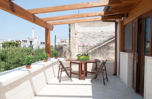 Mola di Bari House | A San Domenico N 78