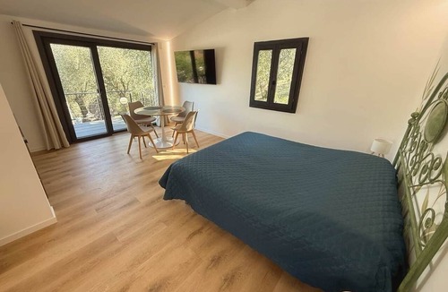 Buggiano House | A tiny house among the olive trees · comfort · views of Tuscany