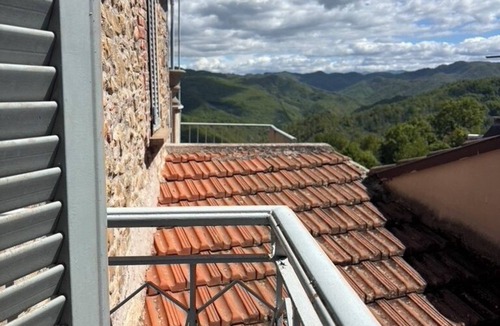 Pescorocchiano House | A vacation home for relaxation with panoramic views, or for hiking, nature, and fine dining.