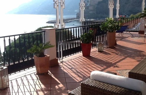 Maiori Apartment | A Wonderful Waterfront Apartment in the Heart of the Amalfi Coast