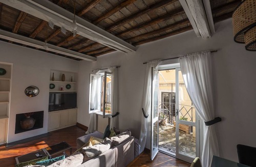 Rome City Centre Apartment | Above Pantheon Roof