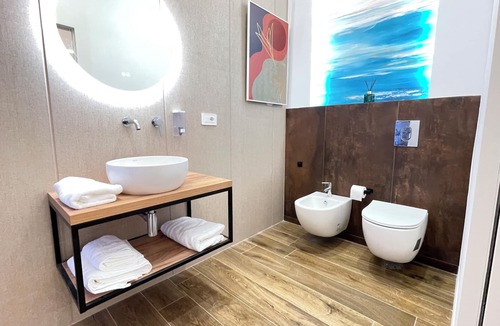 Mola di Bari House | Accommodation of Heroes - Independent ground floor suite with private entrance