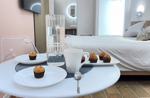 Mola di Bari House | Accommodation of Heroes - Independent ground floor suite with private entrance