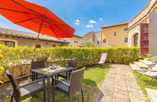 Ficulle Apartment | Acetaie Apartment with Shared Pool for 4 | Relax in Nature, Ficulle, Italy