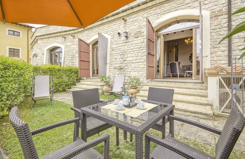 Ficulle Apartment | Acetaie Apartment with Shared Pool for 4 | Relax in Nature, Ficulle, Italy