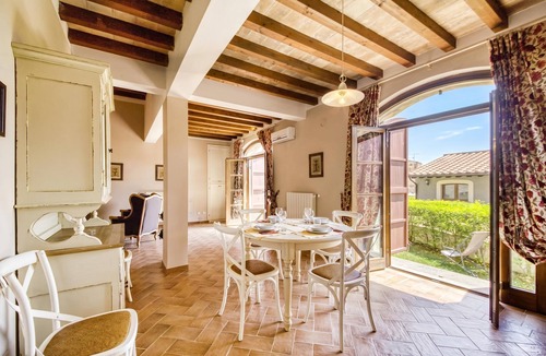 Ficulle Apartment | Acetaie Apartment with Shared Pool for 4 | Relax in Nature, Ficulle, Italy