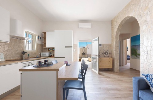 Specchiarica Apartment | Acqua e Sale Beach House by BarbarHouse
