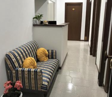 Cinecitta House | Affittacamere Dianir