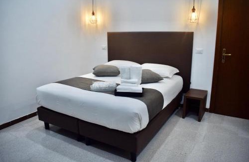 Cinecitta House | Affittacamere Dianir