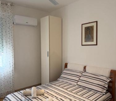 Historic Center Bed & Breakfast | Affittacamere Pratello 97