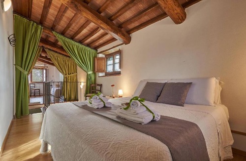 Pienza Apartment | Agriturismo Bonello Flat 3 Bedrooms with Pool, Private Terrace and Wi-Fi