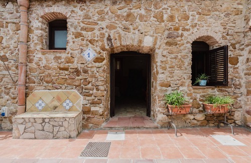 Monreale Apartment | Agriturismo Ponte Calatrasi Room 'Quadruple 1' with shared pool, Wi-Fi and air conditioning