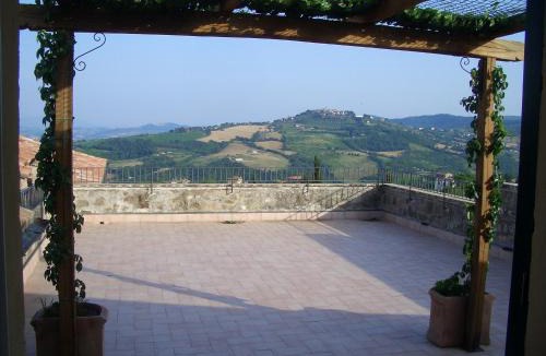 Fratta Todina House | Agriturismo Tenuta Conti Faina