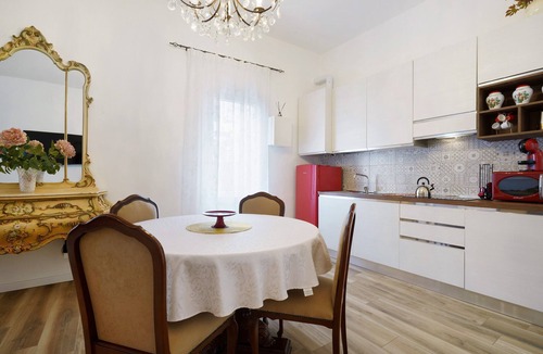 Chioggia Apartment | Airoldi Palace Apartment: Comfort Between Sea and City