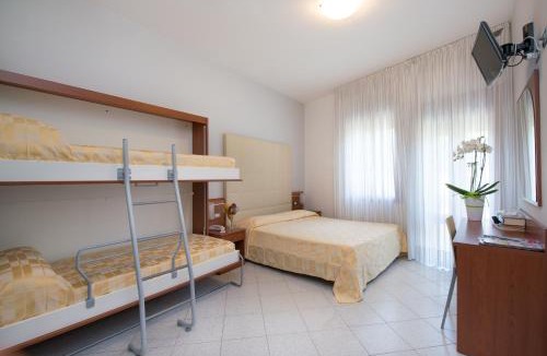 Sottomarina Hotel | Albergo Arcobaleno