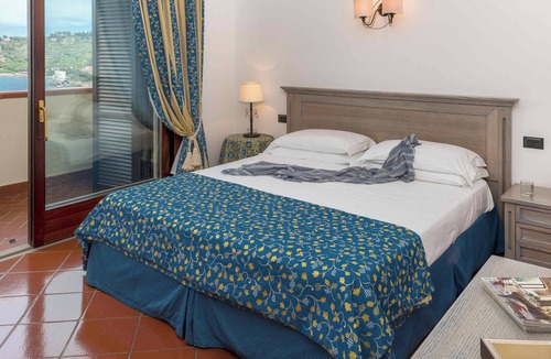Porto Santo Stefano Hotel | ALBERGO FILIPPO II