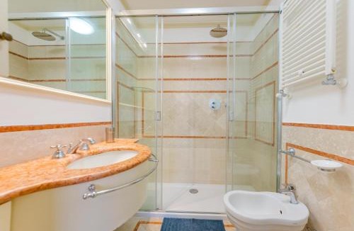 Santa Maria in Stelle Apartment | Alberto Flat - in front of the beach & 20 min to Venice