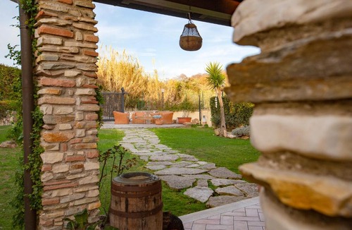 Fonte Nuova House | Alloggio per uso turistico Colomba Patrizia - Villa Concipat Rooms