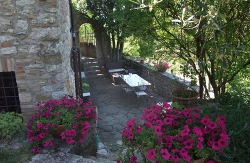 Corciano House | Altes Steinhaus mit Garten by Interhome