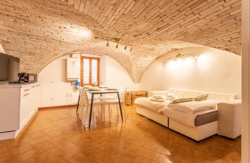 Old Town Apartment | AM Stays 4 - Charming Historic Loft
