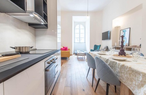 Old Town Apartment | AM Stays 6 - Luxury Suite in the Heart of Perugia