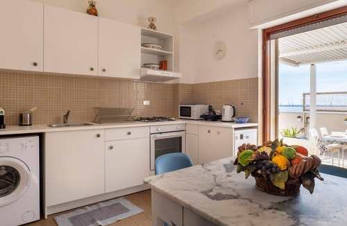 Pozzallo Apartment | Amazing apartment in Pozzallo with house sea view