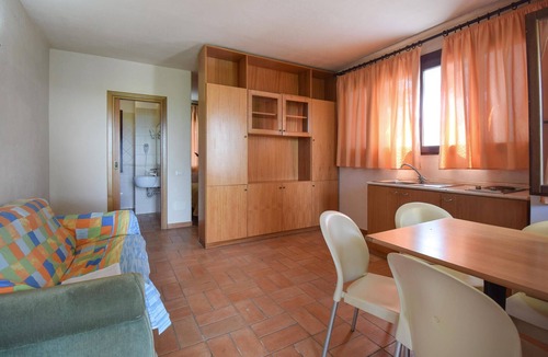Pescia Romana House | Amazing home in Pescia Romana with WiFi
