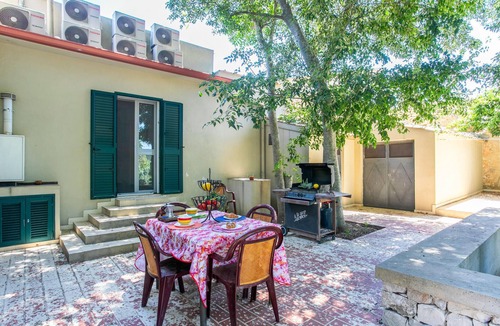 Ragusa House | Amazing home in Ragusa with indoor swimming pool