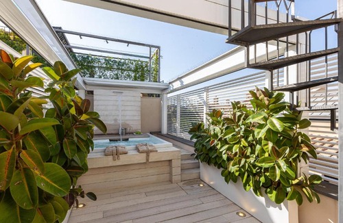 Rome City Centre Apartment | Amazing Piazza Venezia with Jacuzzi and terrace
