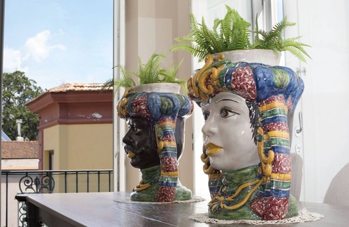 Sorrento City Centre Apartment | AMORE RENTALS - Apartment Terrazza Tasso with Private Garden, External Private Hot Tub in Piazza Tasso