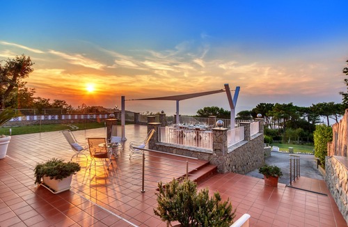 Sorrento Villa | AMORE RENTALS -Villa Eva with Swimming Pool, SPA, Terraces, Sea View, Parking and Air Conditioning
