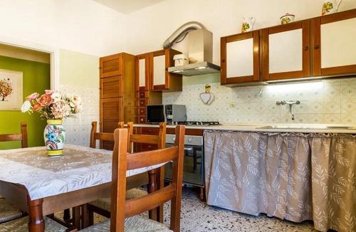 Marina di Grosseto Apartment | Ampio Appartamento con Terrazzo e 2 Camere a Marina di Grosseto