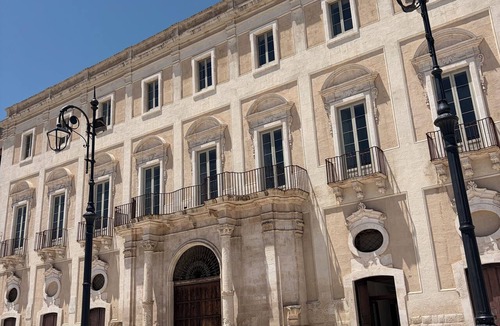 Mola di Bari Apartment | An artist's home near the sea. Design, Art, and Relaxation in the Heart of Puglia.
