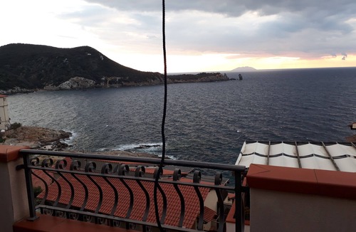 Isola del Giglio Apartment | Andrew's House
