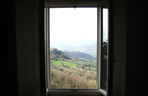 Todi Apartment | Angela's House on the Ancient Walls of Todi for 2/4 people