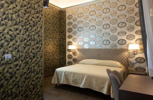 Rione V Ponte Hotel | Antica Dimora Delle Cinque Lune