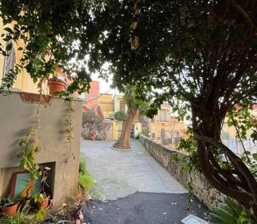 Pollena Trocchia Apartment | Antico Borgo sul Vesuvio Casa al Vino Oasi tra Storia e Natura