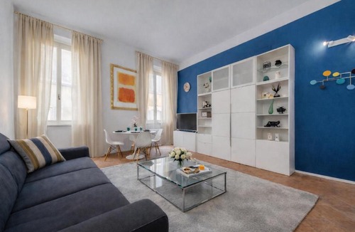 Rione III Colonna Apartment | Ap-Caravaggio at spanish steps