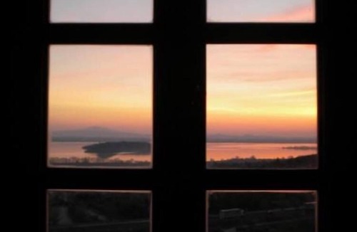 Passignano sul Trasimeno Cottage | Apartment for 4/5 Persons, Amazing View on Trasimeno Lake