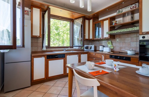 Passignano sul Trasimeno Apartment | Apartment 'Posta Del Lago' with Lake View, Private Terrace and Wi-Fi