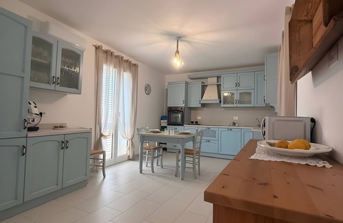 Santa Maria del Focallo Apartment | Apartment 'Oasi degli Dei' with Private Terrace, Wi-Fi and Air Conditioning