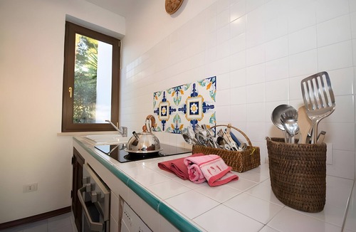 Santa Caterina Apartment | Apartment 'Cala D'Aspide - Apt 1' with Sea View, Wi-Fi and Air Conditioning