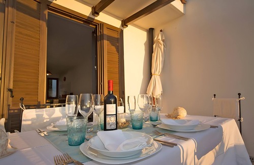 Santa Caterina Apartment | Apartment 'Cala D'Aspide - Apt 1' with Sea View, Wi-Fi and Air Conditioning