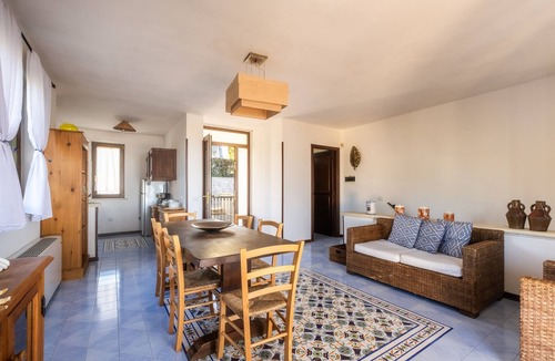 Santa Caterina Apartment | Apartment 'Cala D'Aspide - Apt 6' with Sea View, Wi-Fi and Air Conditioning